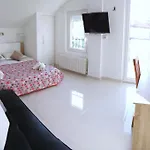 Cecilia Guest house 3*