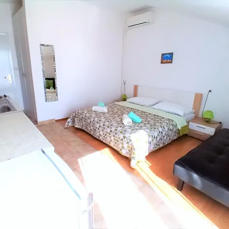 Cecilia Guest house