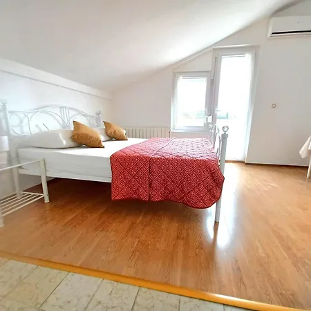 Guest house Cecilia 3*