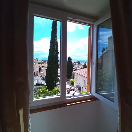 Guest house Cecilia 3*