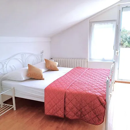 Guest house Cecilia 3*