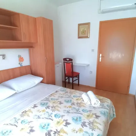 Cecilia Guest house 3*
