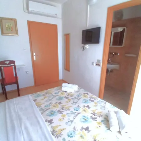 Guest house Cecilia 3*