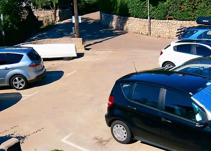 Cecilia 3* مالينسكا