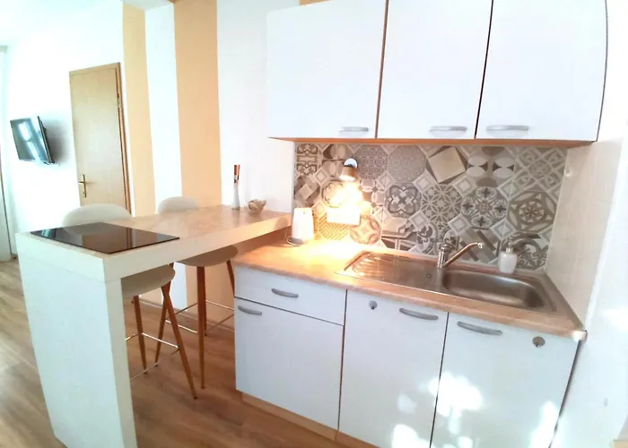 Cecilia 3* مالينسكا