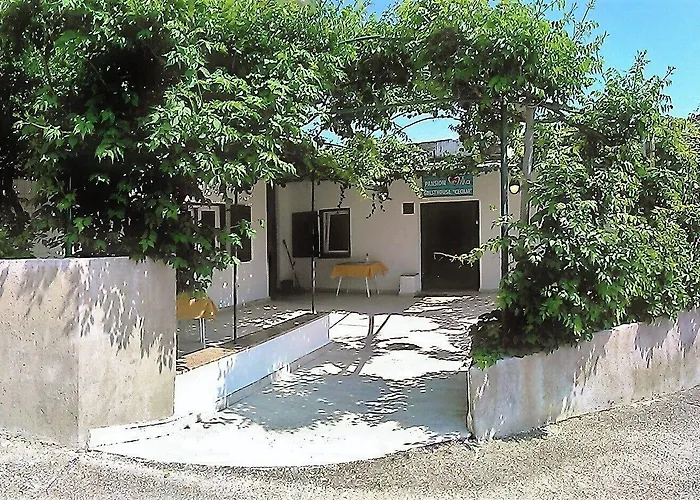 Cecilia بيت ضيافة