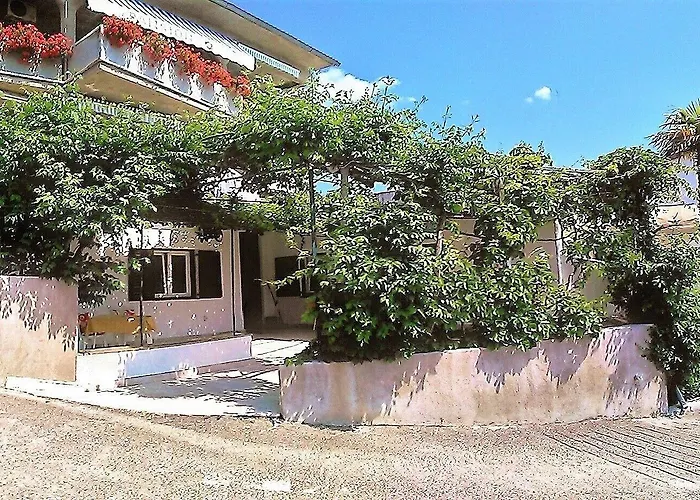 Cecilia بيت ضيافة